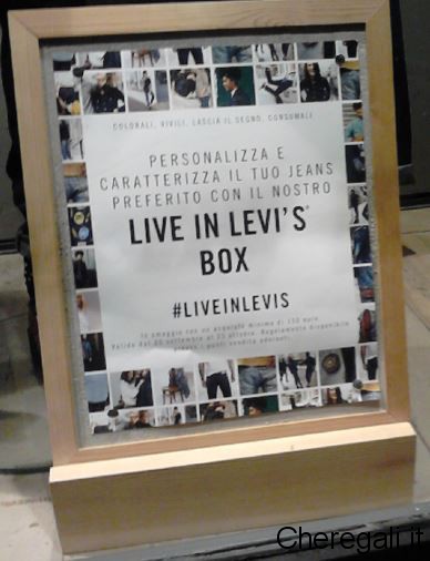 live-levis-box